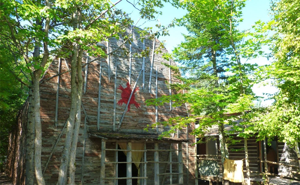 TRADITIONAL HURON SITE